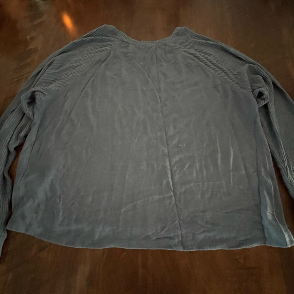 Sweater - Picture 5 of 5